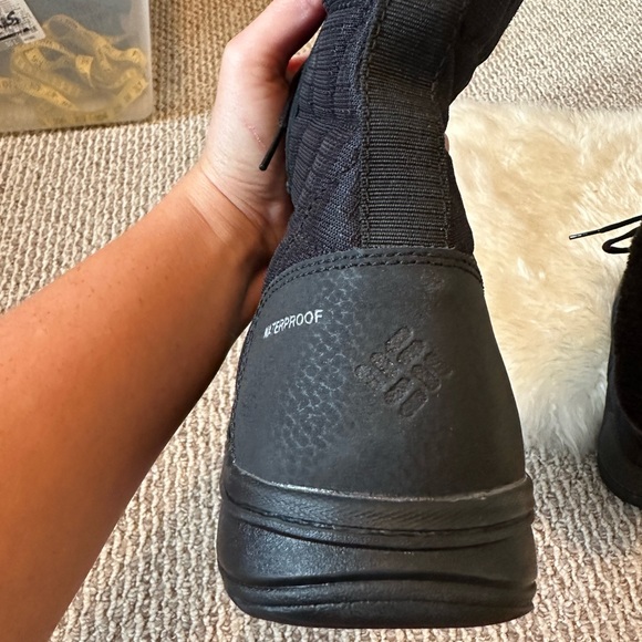 ✨COLUMBIA “Ice Maiden II” Waterproof Boot Calf Height w/ “Fur” Women’s Size 8✨ - Picture 5 of 6